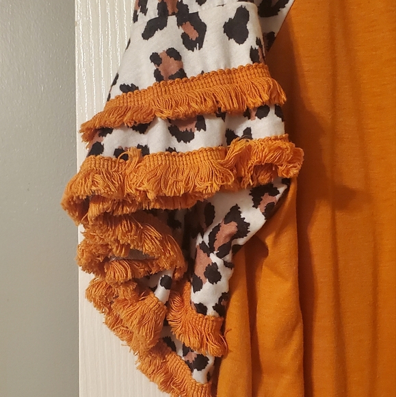 Ladies XL Animal print accent top - Picture 2 of 3